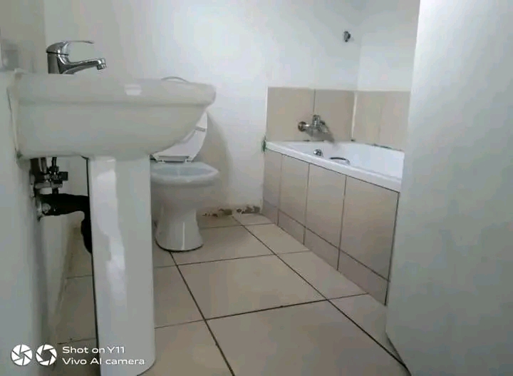 2 bedroom bachelor available  for r4000pm, de  in Birch Acres