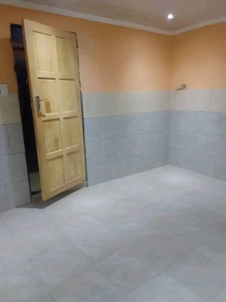Room to rent at ext2 next to zcc church 2500  in Kaalfontein