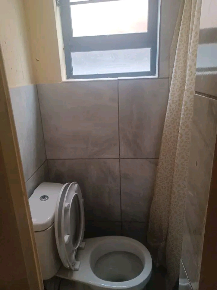 Brand new place to rent for 2700
unlimited f  in Yeoville