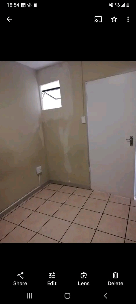 Room to rent around  pretoria
aqua villa fla  in Sunnyside