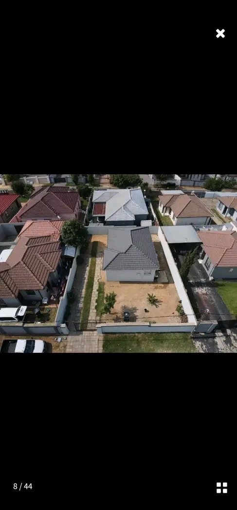 3 bedroom and 1 bathroom house to rent at ext  in Cosmo City
