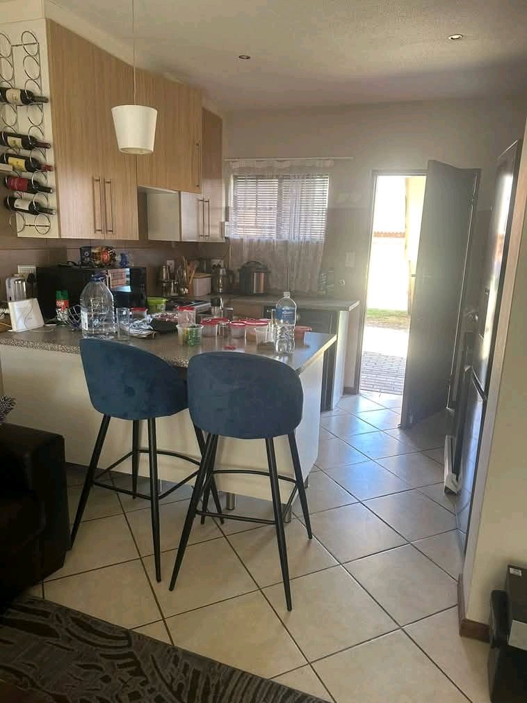 A beautiful private  ground floor 2 bedroom u  in Midrand