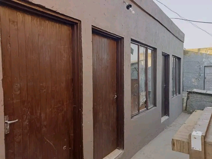 Room available in snake park block 9 next to   in Soweto