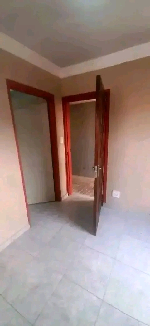 An open plan bachelor available
prepaid elec  in Allandale