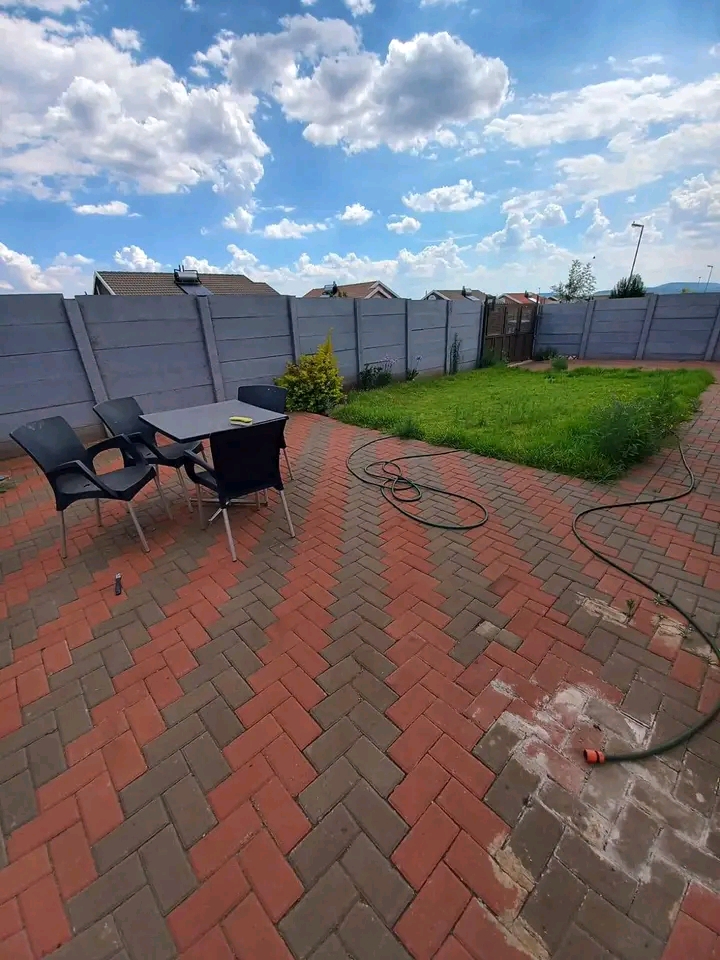 Lovey family house 🏠 ❤️  house to let   in Sky City