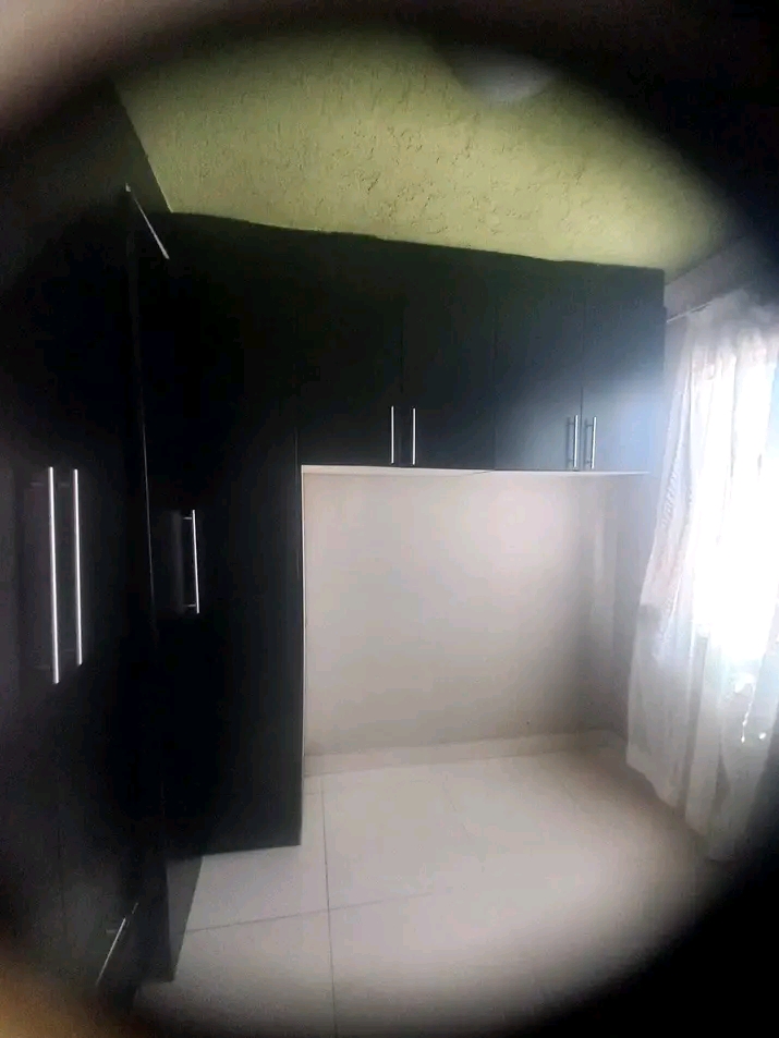 2 bedroom house for rental available in secur  in Kew