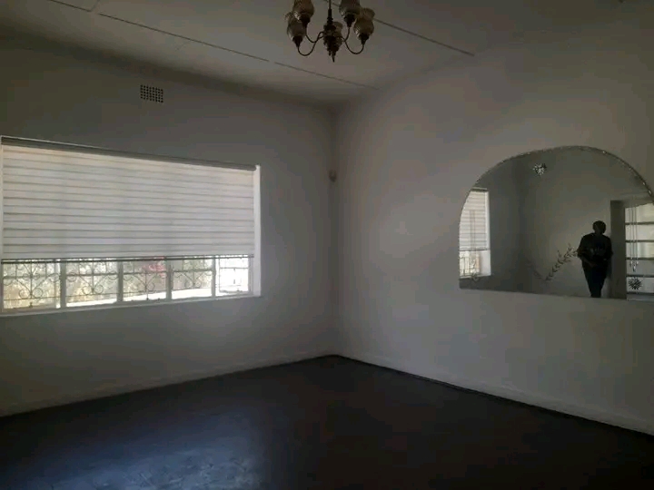 2 bedroom cottage house to let in queen stree  in Kensington