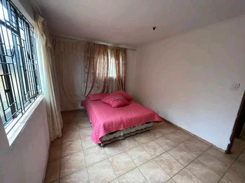 1 separate bedroom cottage with kitchen with   in Tembisa