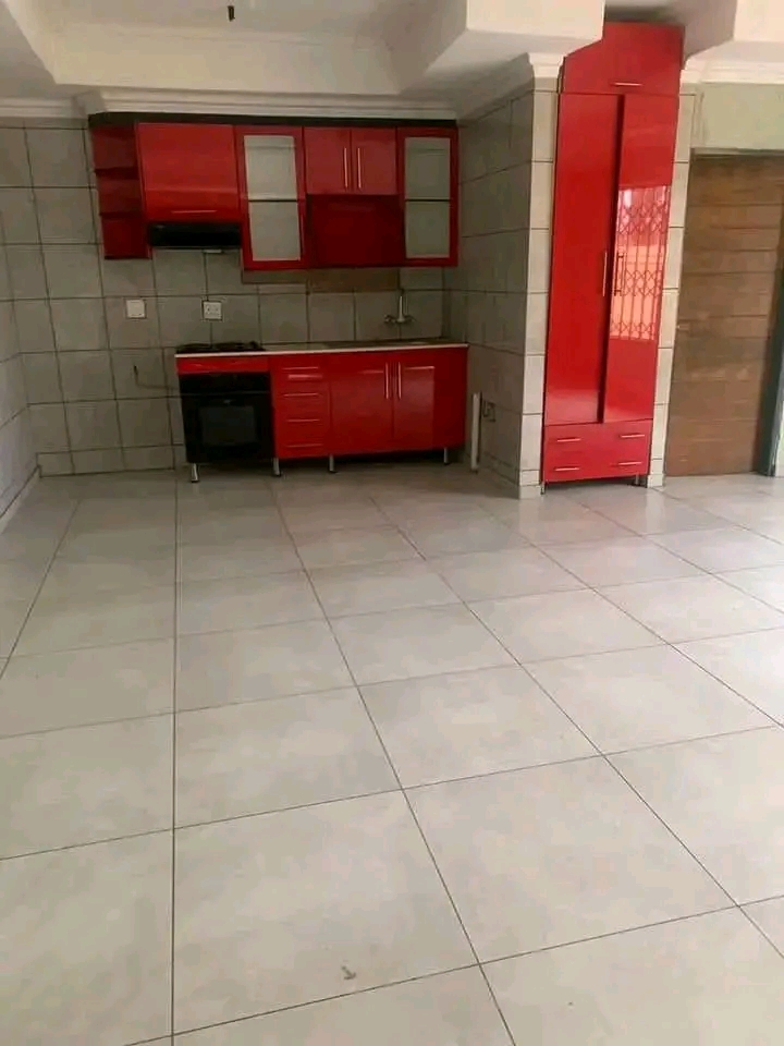 Open plan bachelor available at hospital view  in Tembisa