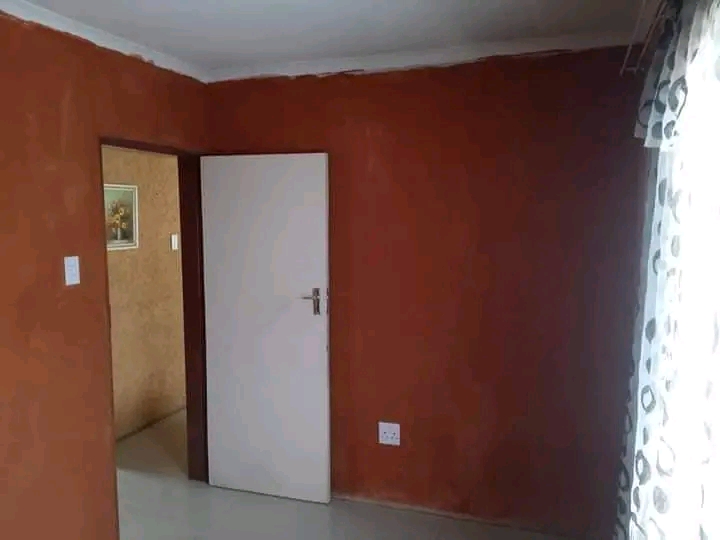 2 bedroom rdp house to rent available at mtha  in Tembisa