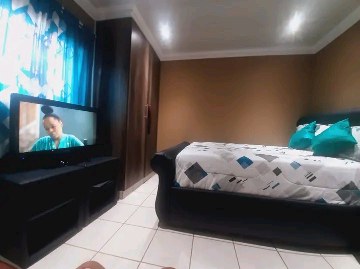 Bachelor to rent for r2500pm+deposit,free wi-  in Spruitview