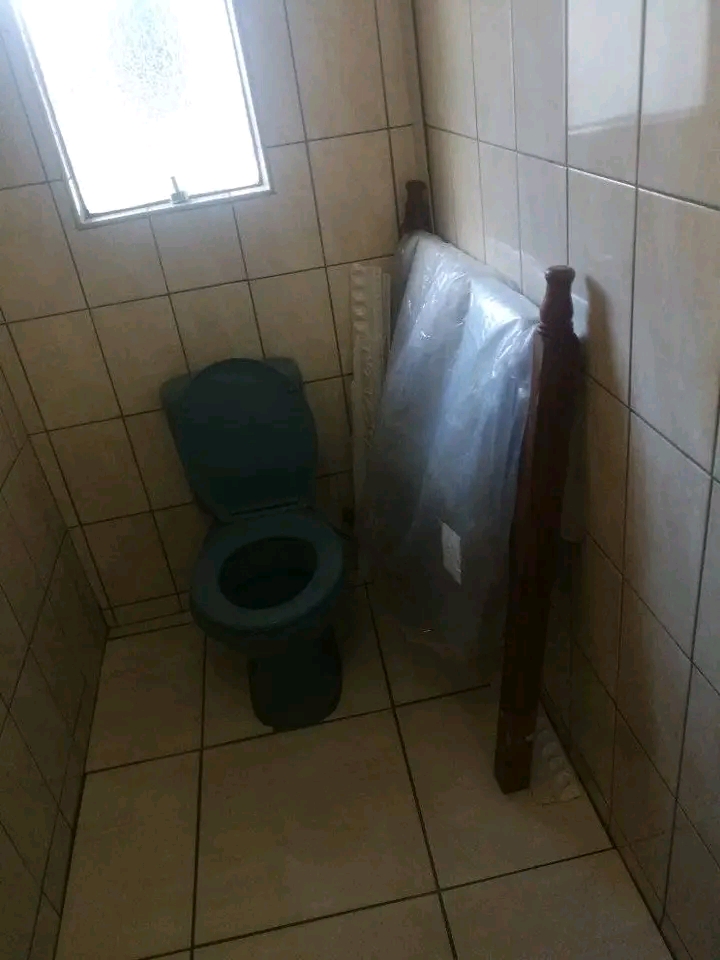 Big ensuite available immediately in zone 5 n  in Meadowlands