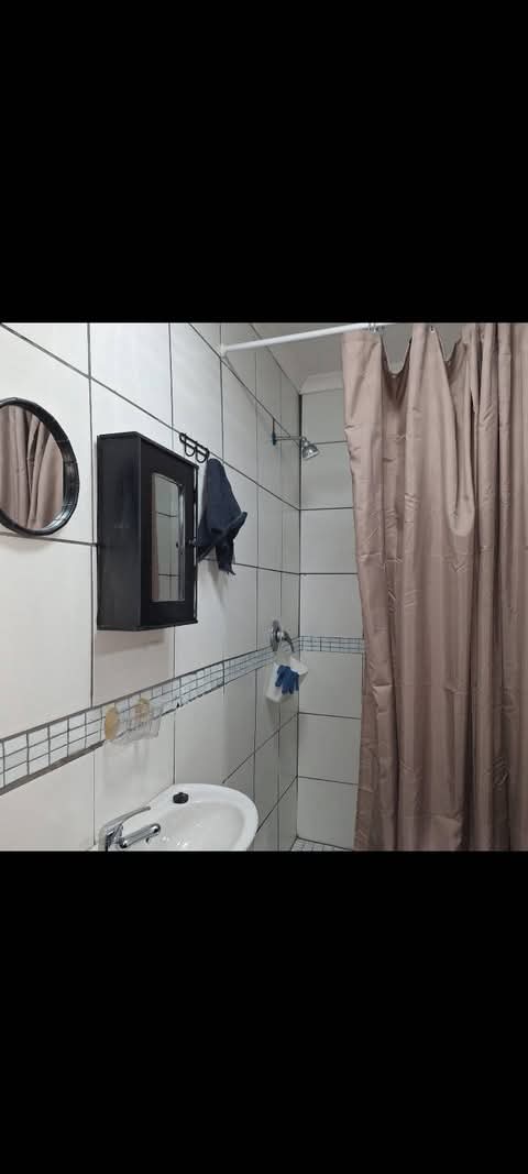 Bachelor cottage. kitchen with cupboards, sin  in Birchleigh