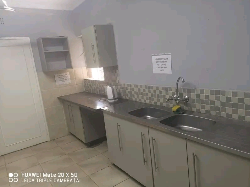 Room available 
rent is r2950, deposit is r1  in Randpark Ridge