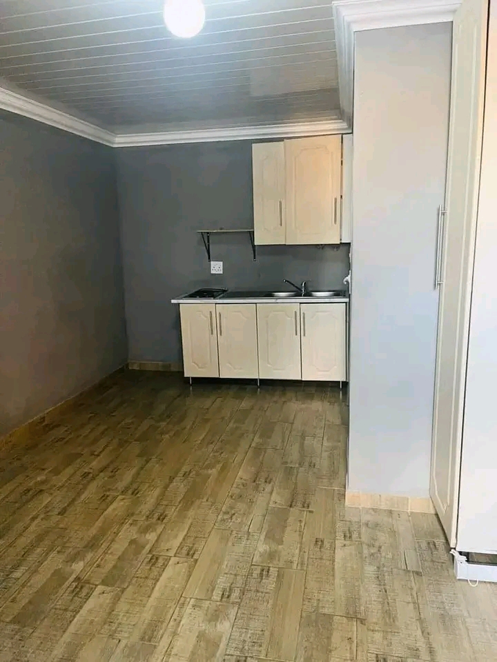 Bachelor of a garage size ready available to   in Naledi