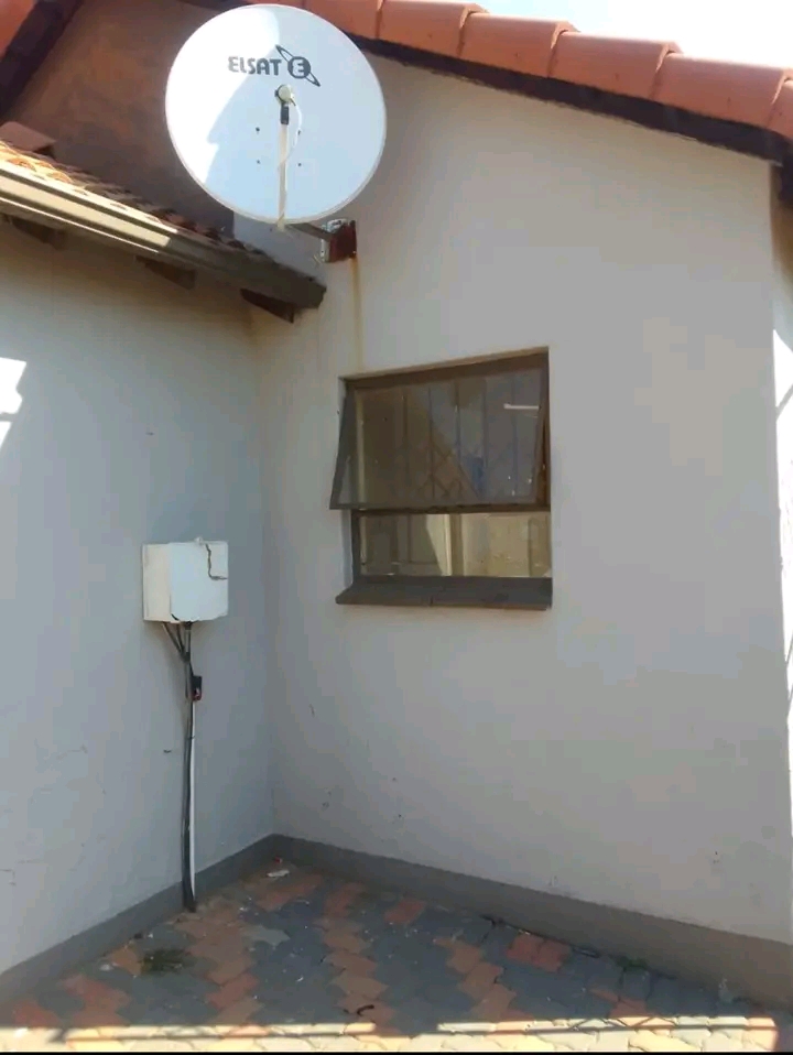 Available now!!! 
house to rent
r 6 000 mon  in Birch Acres