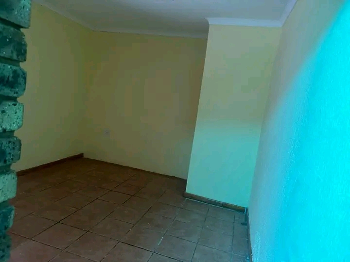 4 bedroom with 2 bathroom house to let in pro  in Kensington