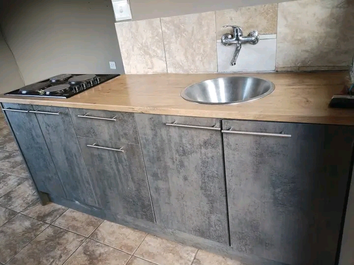 Ensuite room available for rental
location :  in Protea Glen