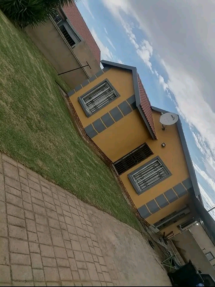 Stand alone house available to rent at x 20�  in Windmill Park