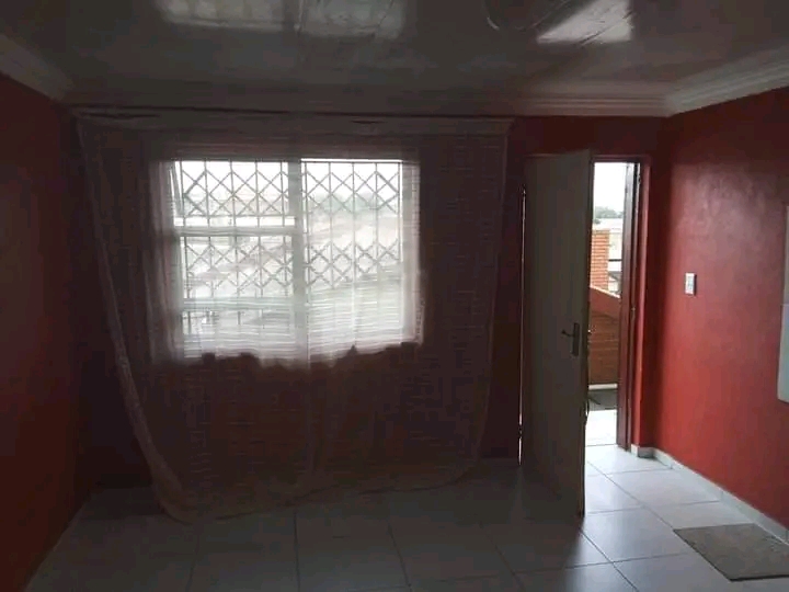 Specious bachelor to rent available at difate  in Tembisa