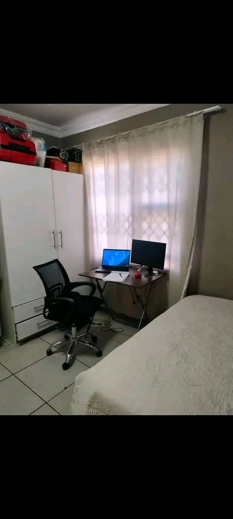 📍rental ext 71
open plan bachelor 
r3500  in Clayville
