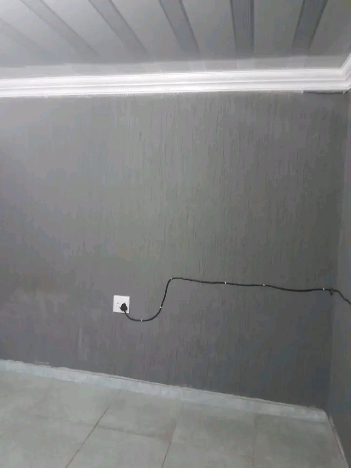 Room to rent at ema14 
five minutes to score  in Ivory Park