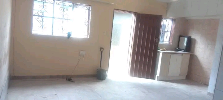 Fully renovated big room to rent own shower a  in Molapo