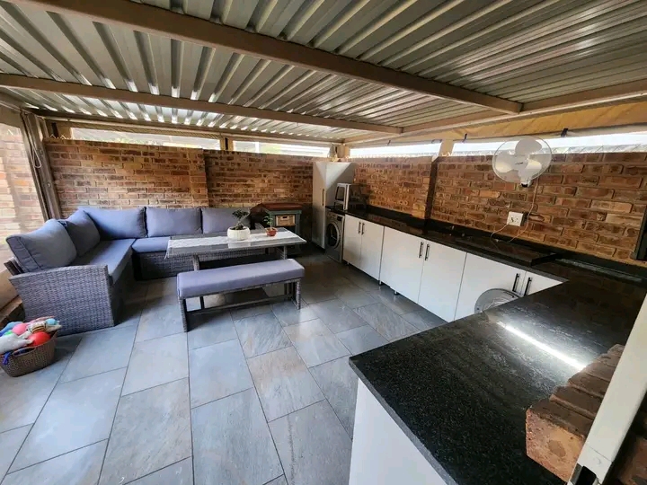 Celtisdal, centurion rental

come and relax  in Centurion
