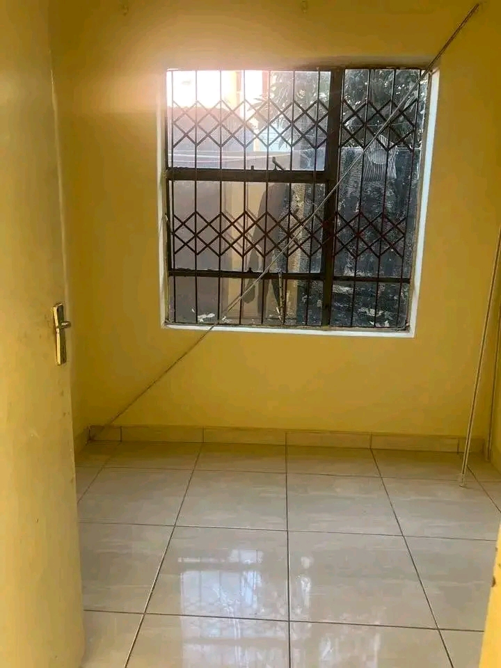 3 bedroom house to rent in ext 2
immediately  in Ebony Park