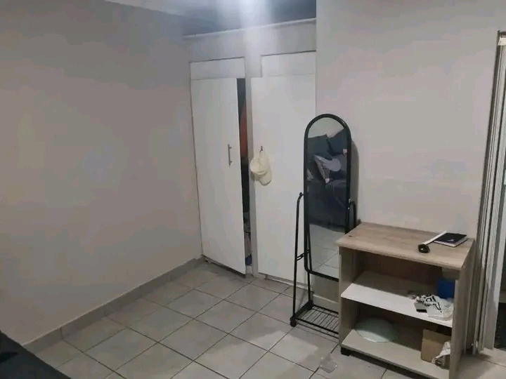 A big bachelor available to rent near tollgat  in Ebony Park