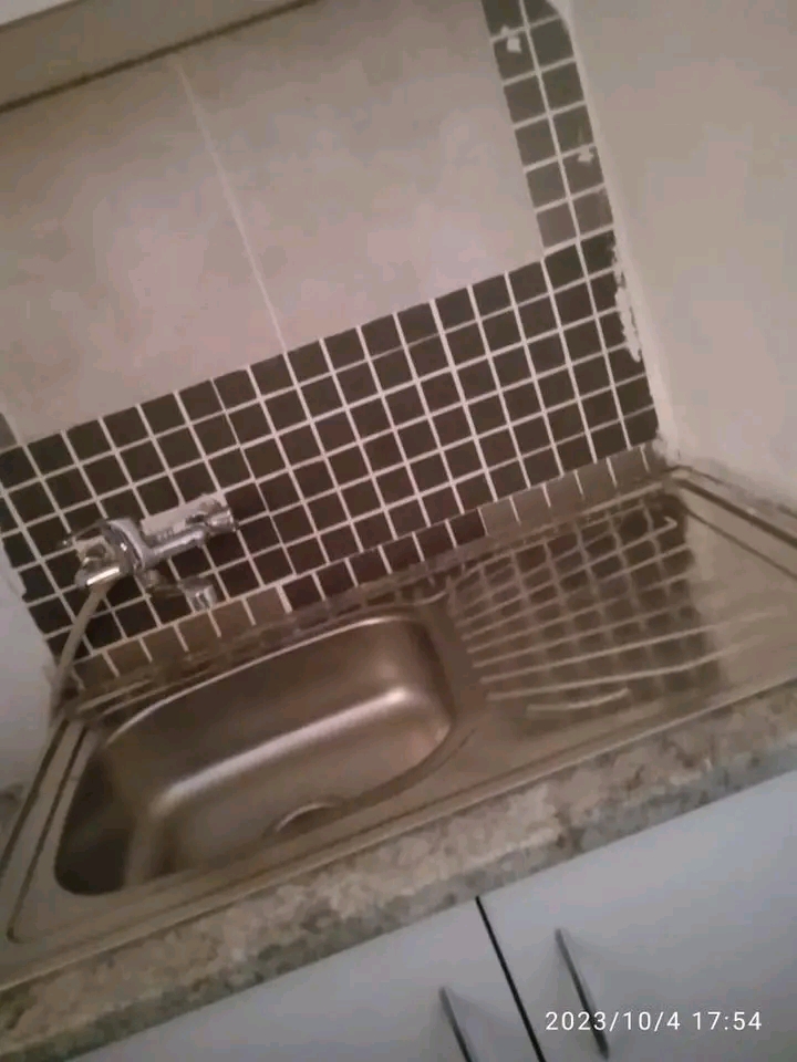 Cottage available in ext25 for 2500+2500dep w  in Vosloorus