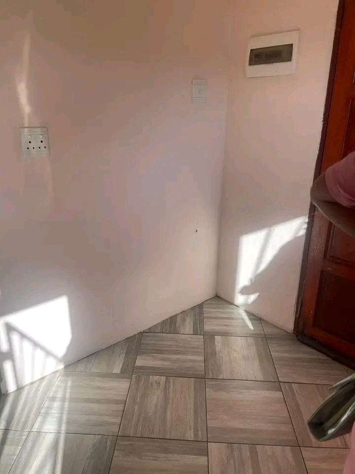 2 bedroom house for rental
📌nb:agent fee   in Clayville