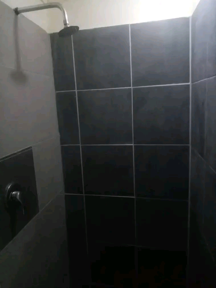 Batchelor room for rent r2200 in 77 george st in Rosettenville