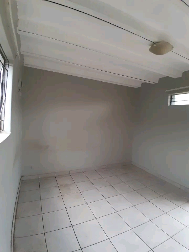 Standard room available for r1500. with prepa  in Kaalfontein
