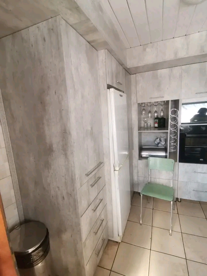 🎉beautiful 3 bedrooms house to rent ext28�  in Vosloorus