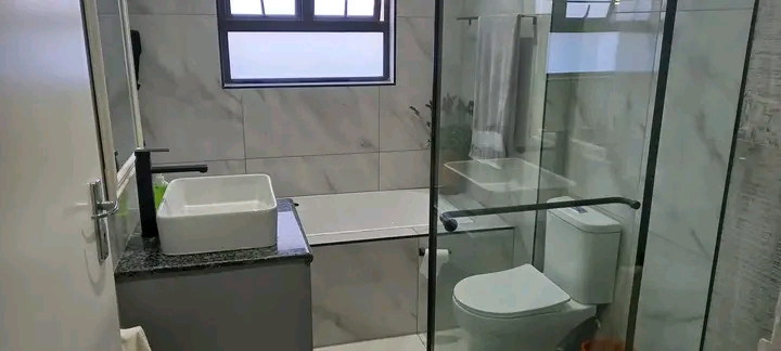 Available immediately (private listing)
full  in Sunninghill