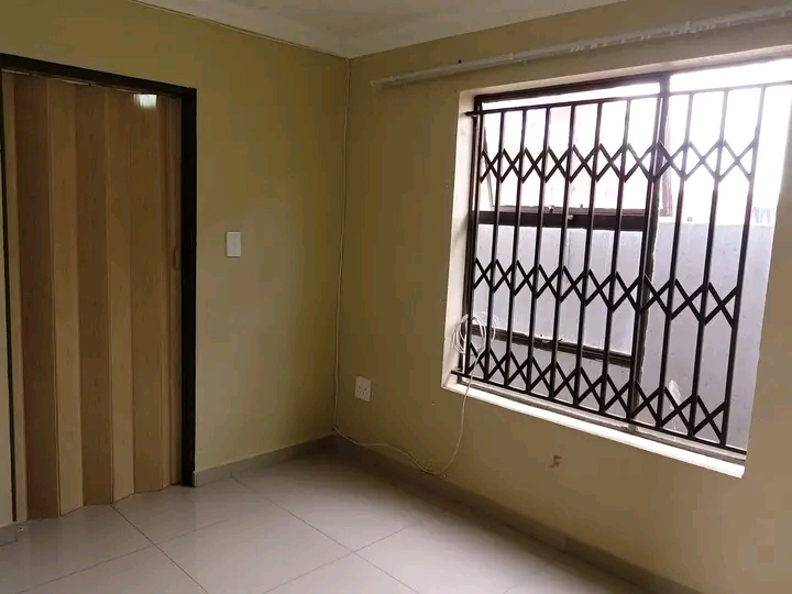 Bachelor rooms available at ext 7.
r2500 ren  in Nellmaphius