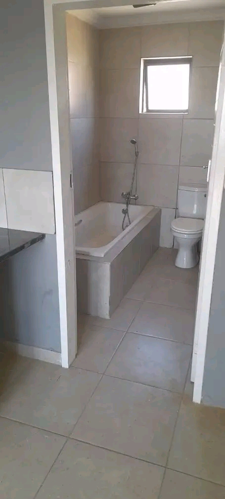 Cottage available in extension 5 from 1 march  in Cosmo City