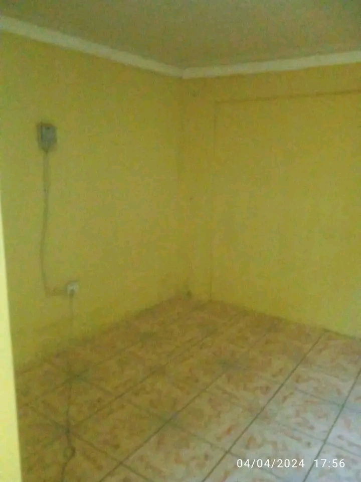 A double room to rent is available at teanong  in Tembisa