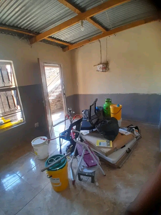 Room available (sofaya town)
next to bp gar in Difateng