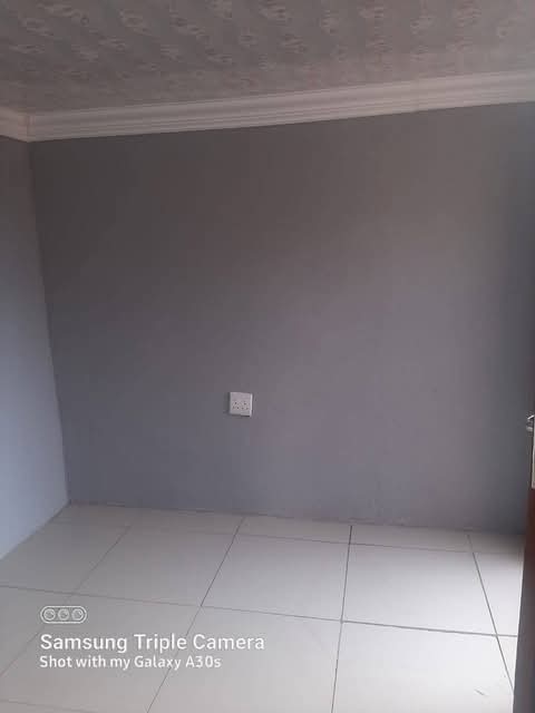 Room to rent for r1500 including electricity,  in Nellmaphius