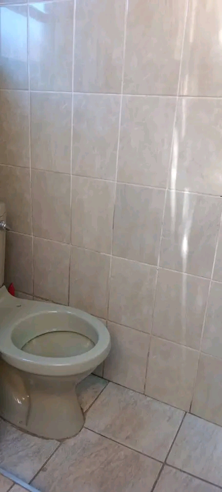 Room  near municipal and ikhwezi train statio  in Zondi