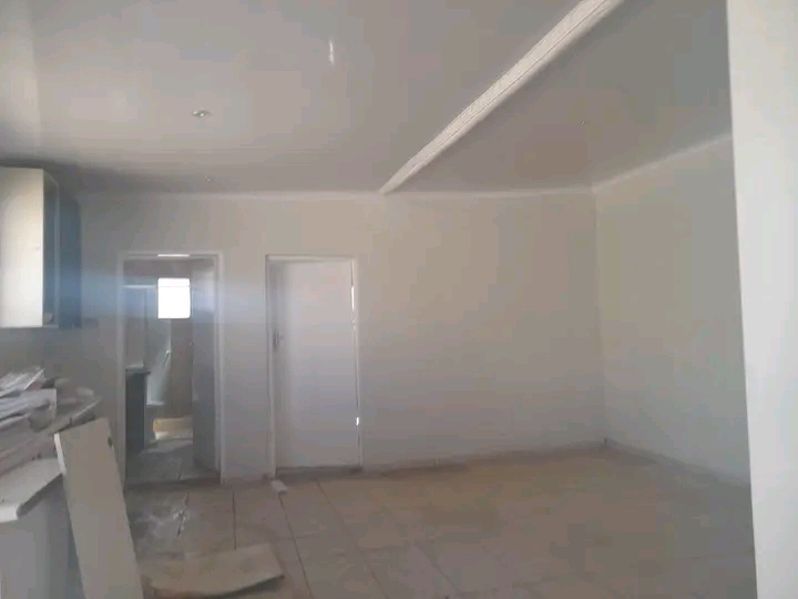 2 bedroom cottage to let in leceister road jh  in Kensington