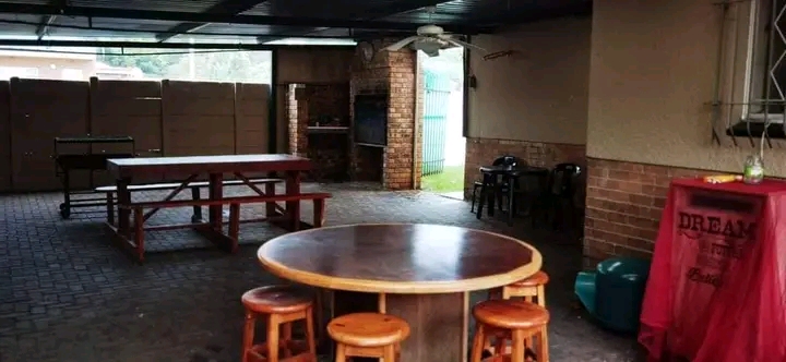 3 bedroom house to rent. 3 bedrooms tiled
ma  in Boksburg