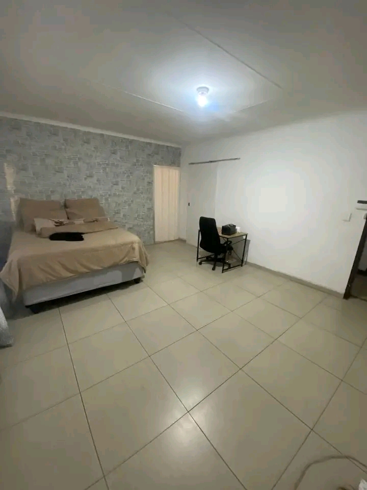 ⚠️beautiful 3 bedroom corner house for re  in Vosloorus