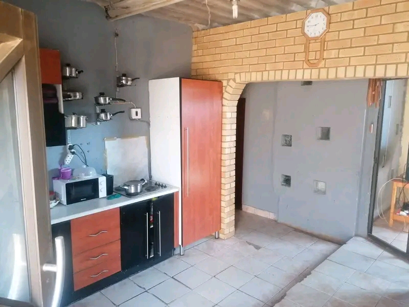 House available for rental in phase1 near sho  in Bramfischerville
