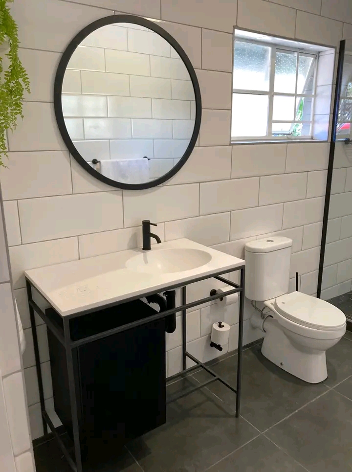 Room to rent in house-share, r4,350.00, for a  in Ferndale