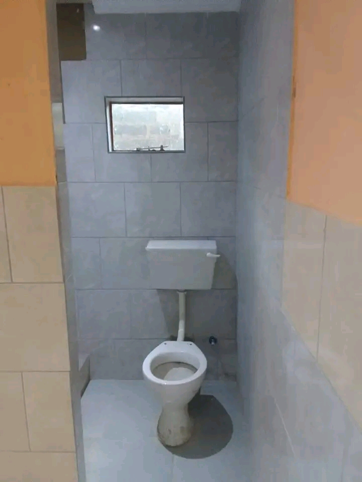 Room to rent at ext2 next to zcc church 2500  in Kaalfontein