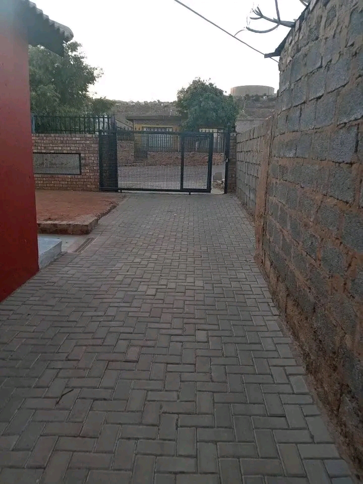 A spacious beautiful bachelor is available fo  in Mamelodi