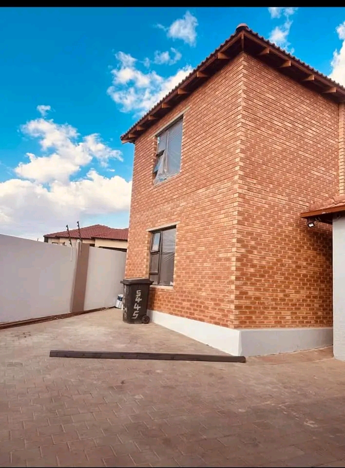 Newly builded neat and spacious bachelors is   in Birch Acres